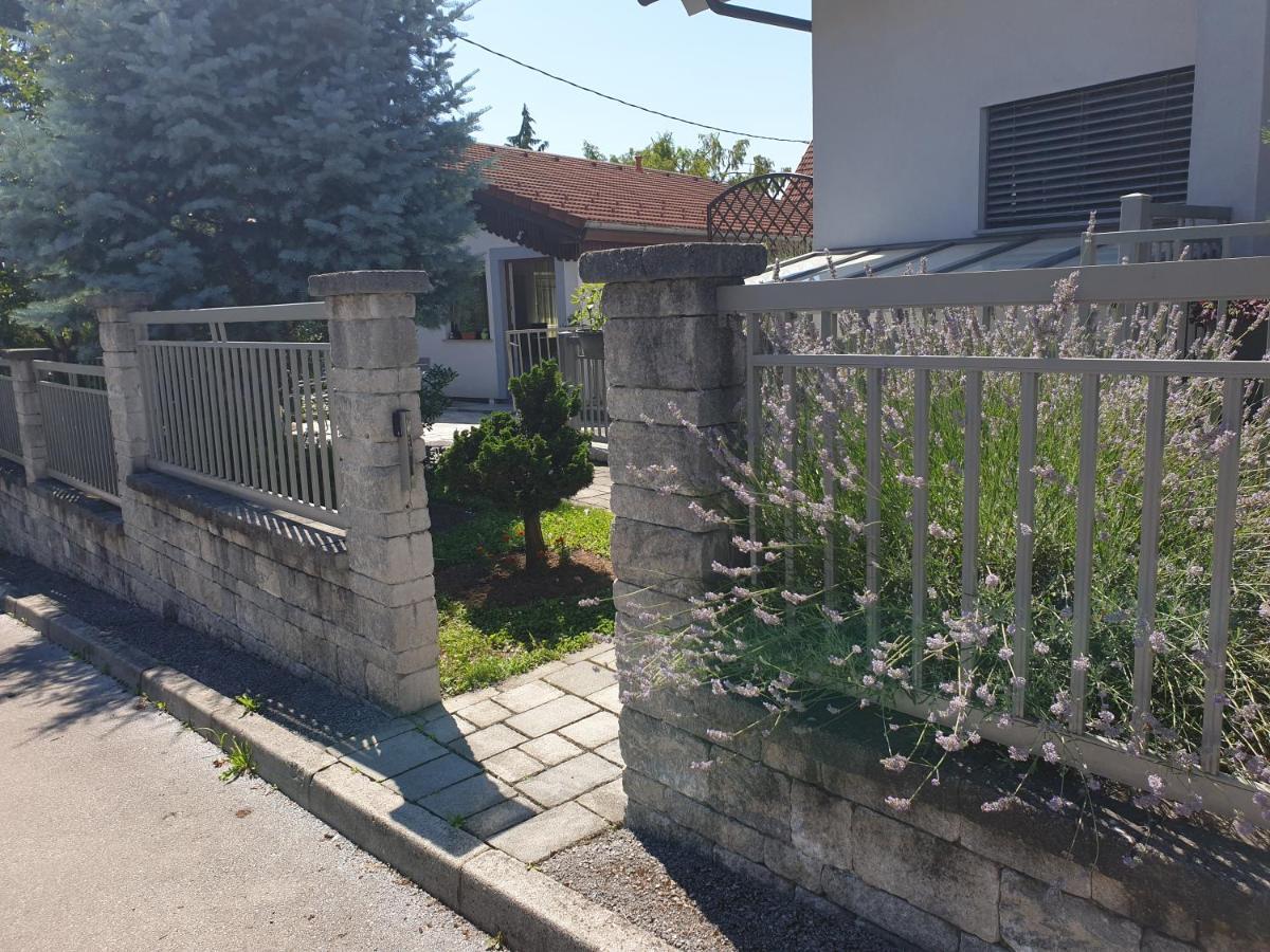 Studio Emma Ljubljana - Free Parking, Ac, Wifi エクステリア 写真
